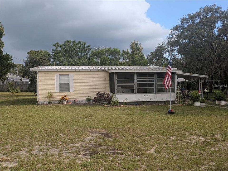 Active With Contract: $138,000 (2 beds, 1 baths, 864 Square Feet)