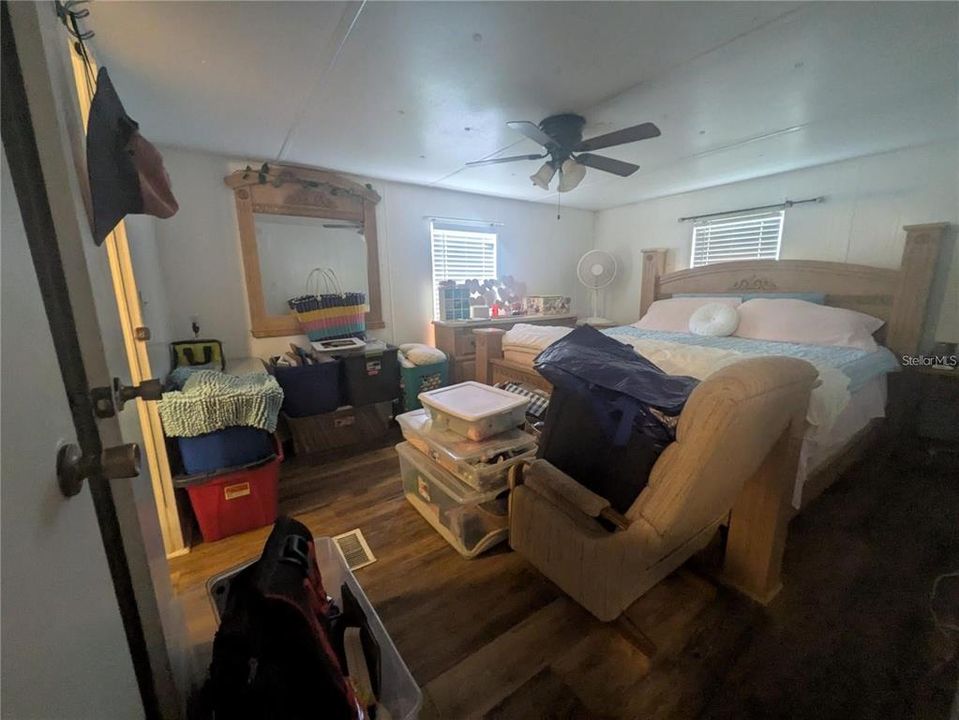 Active With Contract: $138,000 (2 beds, 1 baths, 864 Square Feet)
