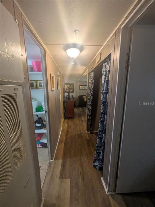 Active With Contract: $138,000 (2 beds, 1 baths, 864 Square Feet)