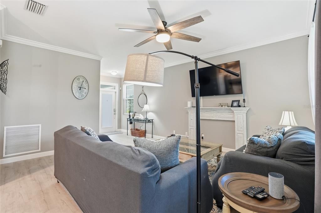 En Venta: $374,900 (4 camas, 2 baños, 1840 Pies cuadrados)