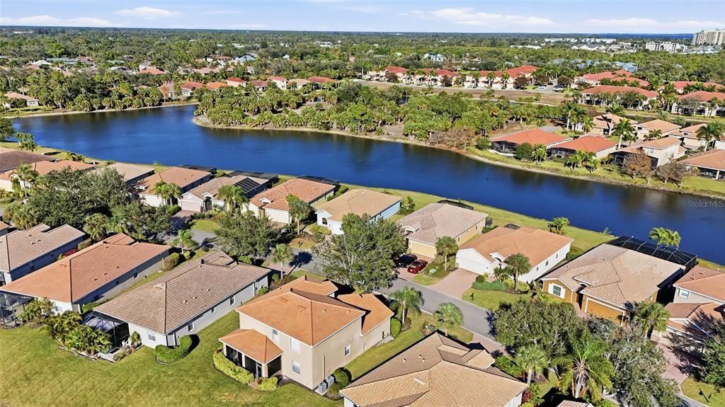 En Venta: $374,900 (4 camas, 2 baños, 1840 Pies cuadrados)