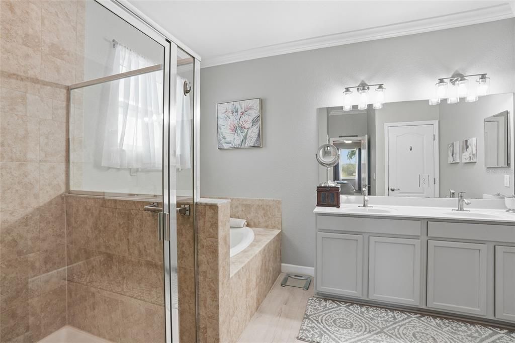 En Venta: $374,900 (4 camas, 2 baños, 1840 Pies cuadrados)