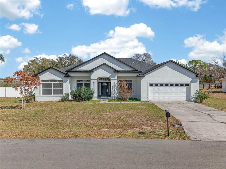 For Sale: $460,000 (4 beds, 2 baths, 2385 Square Feet)