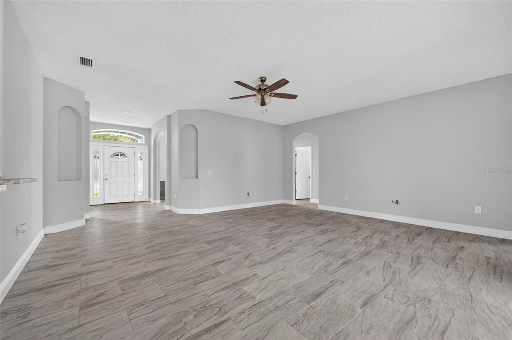 For Sale: $460,000 (4 beds, 2 baths, 2385 Square Feet)