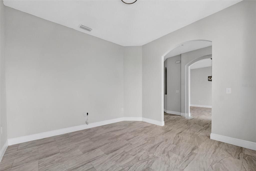 For Sale: $460,000 (4 beds, 2 baths, 2385 Square Feet)