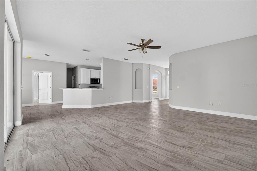 For Sale: $460,000 (4 beds, 2 baths, 2385 Square Feet)
