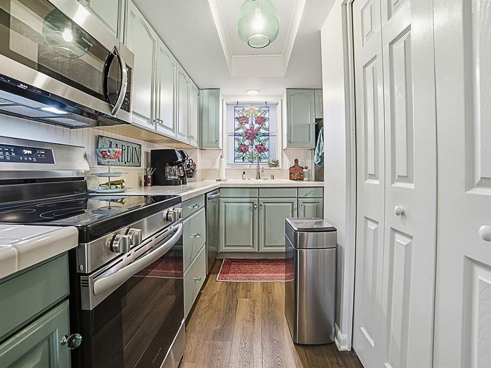 Activo con contrato: $289,900 (2 camas, 2 baños, 1209 Pies cuadrados)