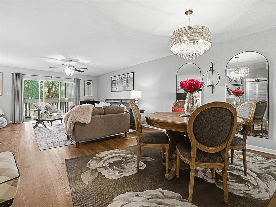 Activo con contrato: $289,900 (2 camas, 2 baños, 1209 Pies cuadrados)