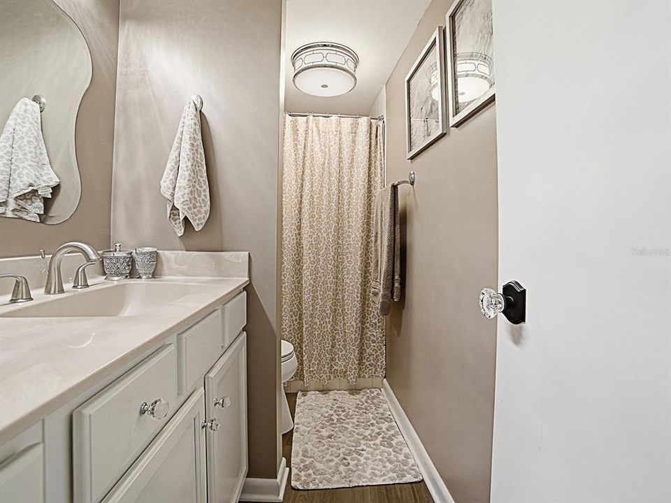 Activo con contrato: $289,900 (2 camas, 2 baños, 1209 Pies cuadrados)