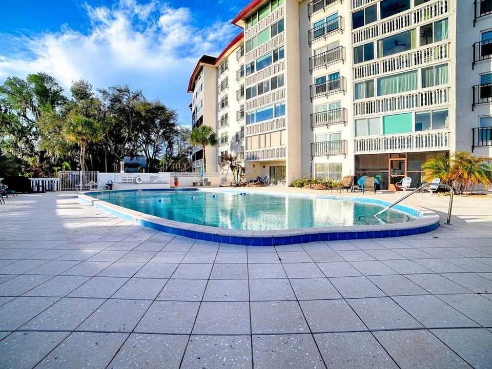 Activo con contrato: $289,900 (2 camas, 2 baños, 1209 Pies cuadrados)