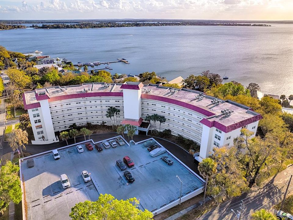 Activo con contrato: $289,900 (2 camas, 2 baños, 1209 Pies cuadrados)