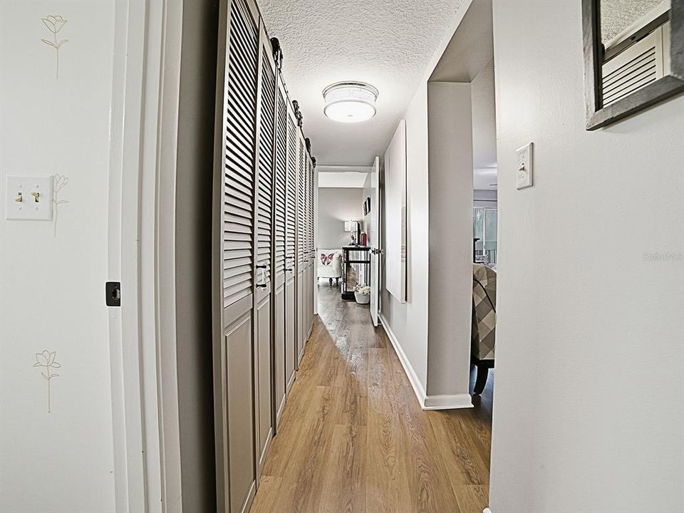 Activo con contrato: $289,900 (2 camas, 2 baños, 1209 Pies cuadrados)