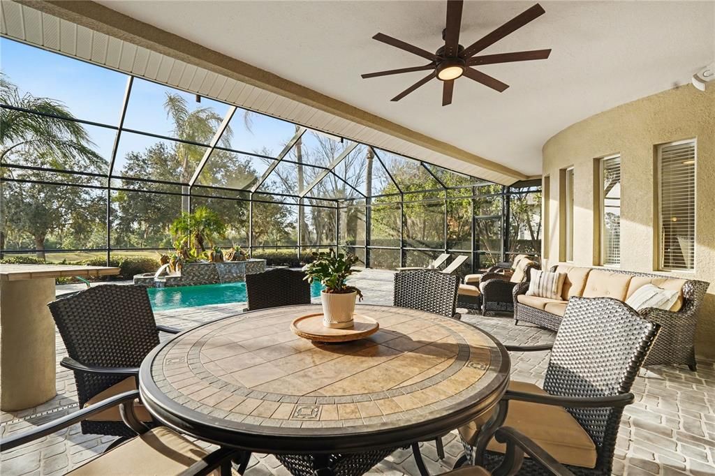 En Venta: $825,000 (4 camas, 3 baños, 3240 Pies cuadrados)