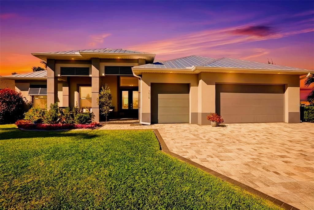 На продажу: $1,569,400 (5 спален, 3 ванн, 2688 Квадратных фут)