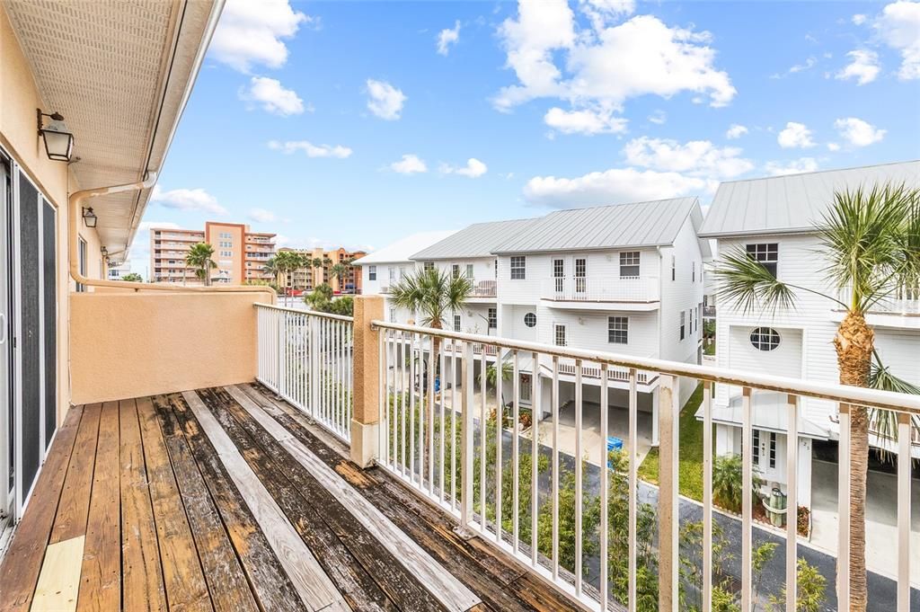 For Sale: $775,000 (3 beds, 3 baths, 2510 Square Feet)