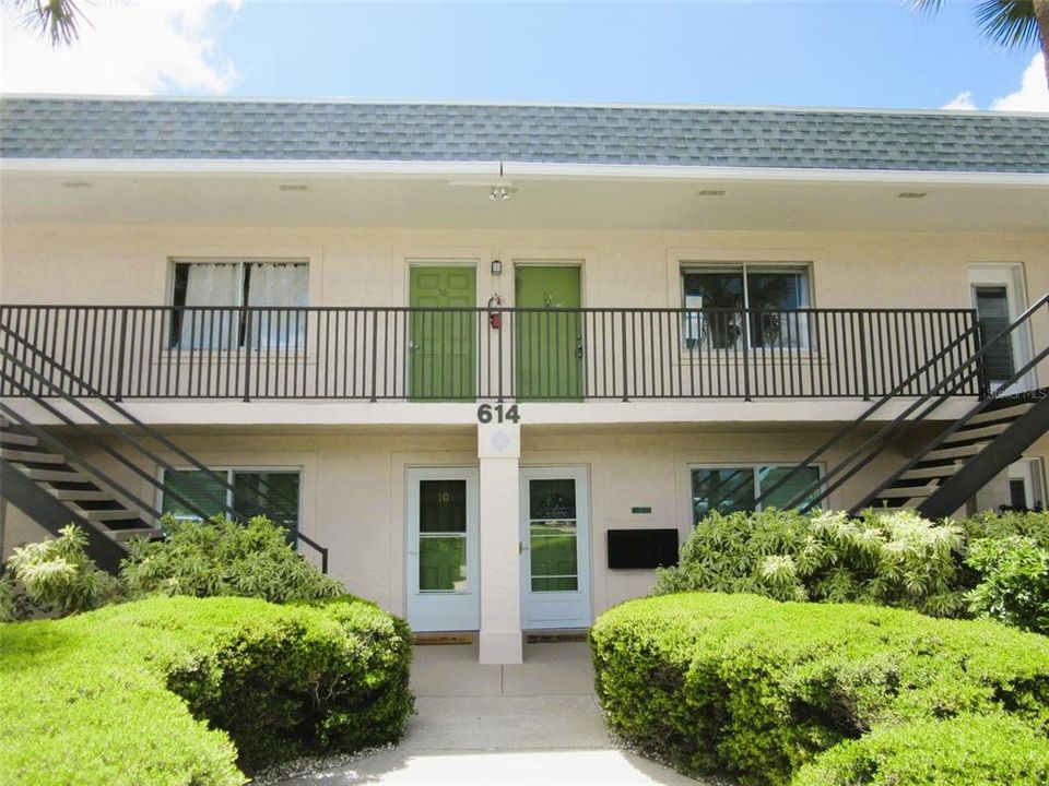 For Sale: $84,900 (1 beds, 1 baths, 652 Square Feet)