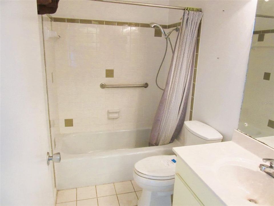 For Sale: $84,900 (1 beds, 1 baths, 652 Square Feet)