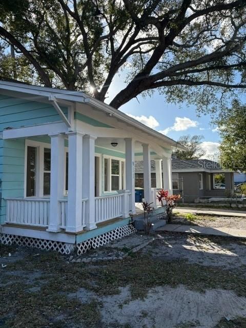Active With Contract: $339,900 (3 beds, 2 baths, 1104 Square Feet)