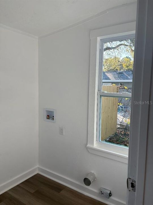 Active With Contract: $339,900 (3 beds, 2 baths, 1104 Square Feet)