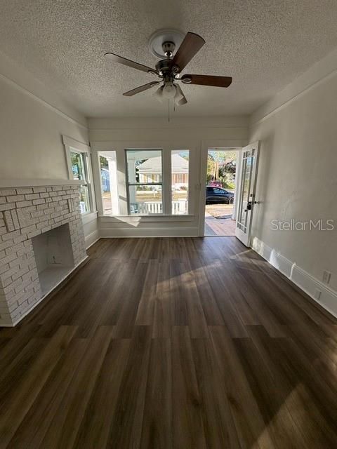 Active With Contract: $339,900 (3 beds, 2 baths, 1104 Square Feet)