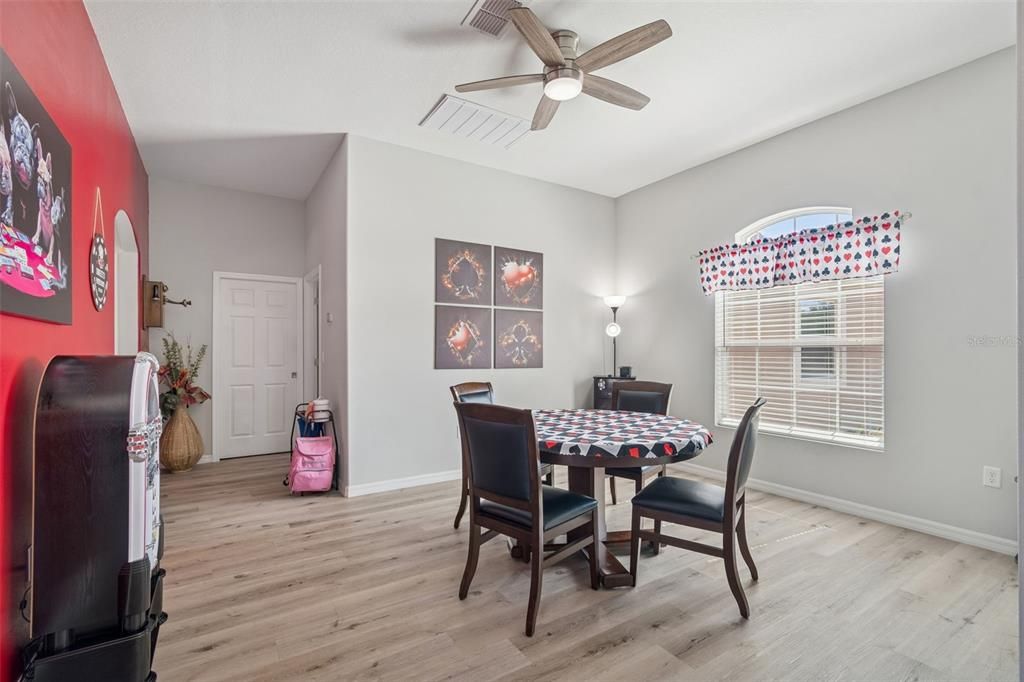 На продажу: $599,000 (4 спален, 3 ванн, 2872 Квадратных фут)