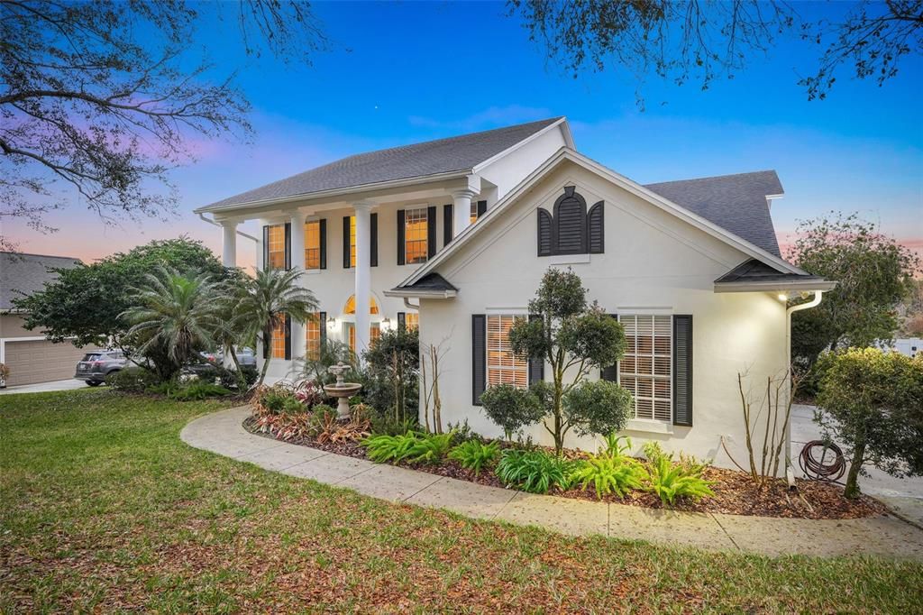 For Sale: $1,000,000 (6 beds, 3 baths, 4076 Square Feet)