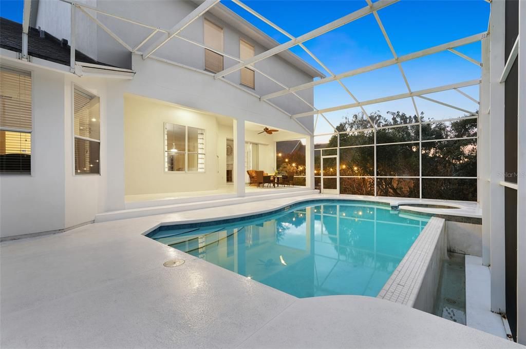 For Sale: $1,000,000 (6 beds, 3 baths, 4076 Square Feet)