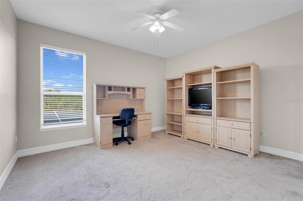 For Sale: $1,000,000 (6 beds, 3 baths, 4076 Square Feet)
