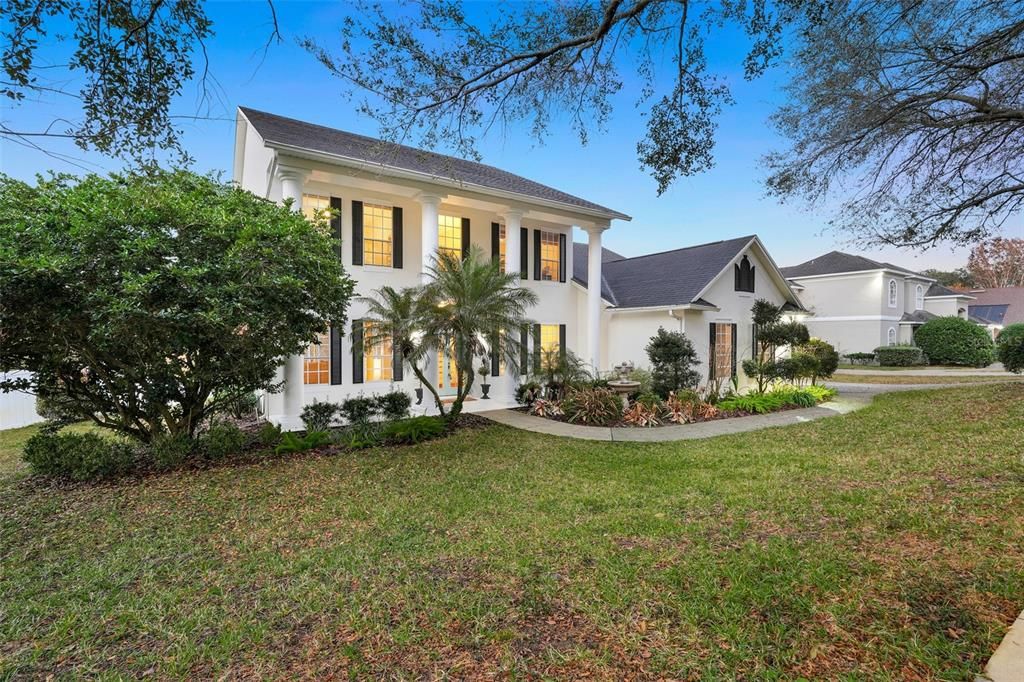 For Sale: $1,000,000 (6 beds, 3 baths, 4076 Square Feet)