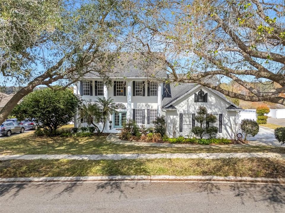 For Sale: $1,000,000 (6 beds, 3 baths, 4076 Square Feet)