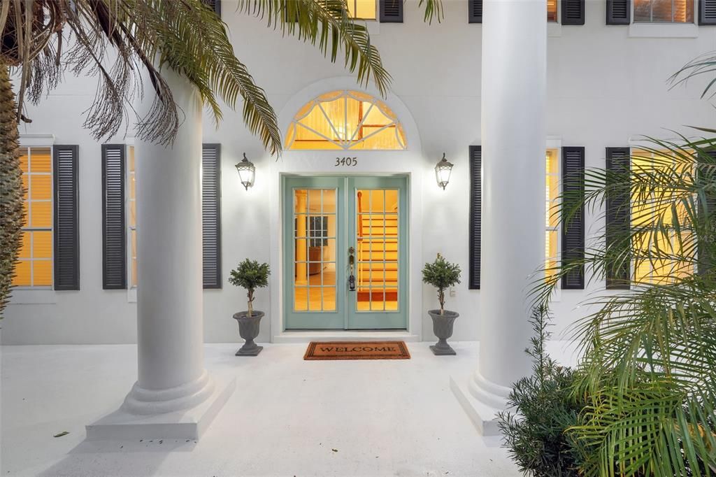 For Sale: $1,000,000 (6 beds, 3 baths, 4076 Square Feet)
