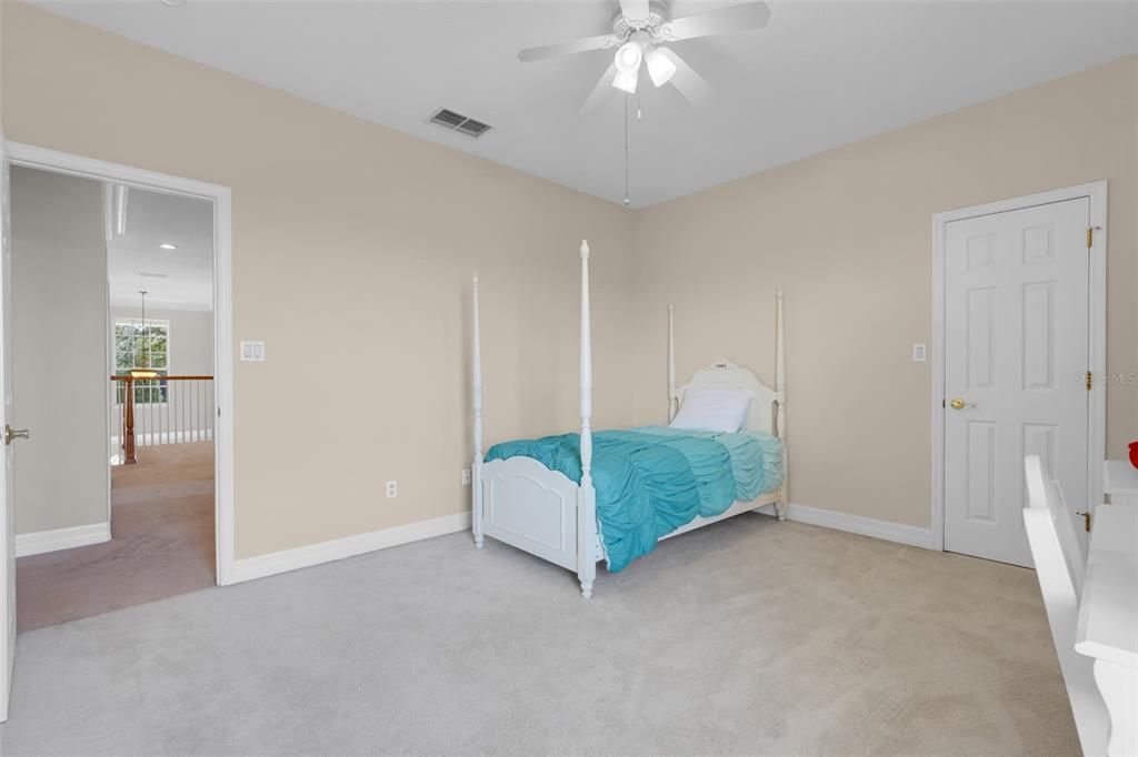 For Sale: $1,000,000 (6 beds, 3 baths, 4076 Square Feet)