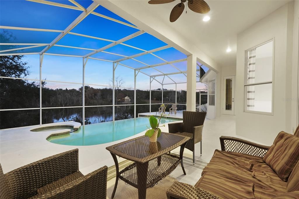 For Sale: $1,000,000 (6 beds, 3 baths, 4076 Square Feet)
