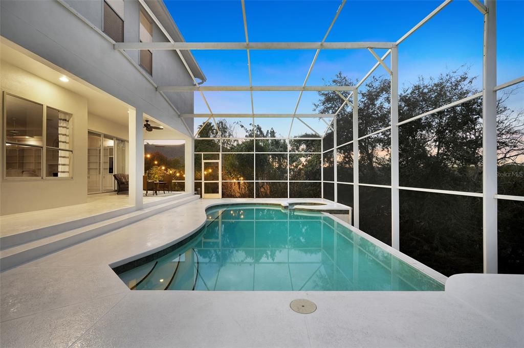 For Sale: $1,000,000 (6 beds, 3 baths, 4076 Square Feet)