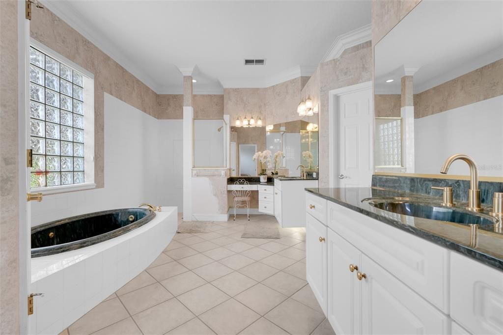 For Sale: $1,000,000 (6 beds, 3 baths, 4076 Square Feet)
