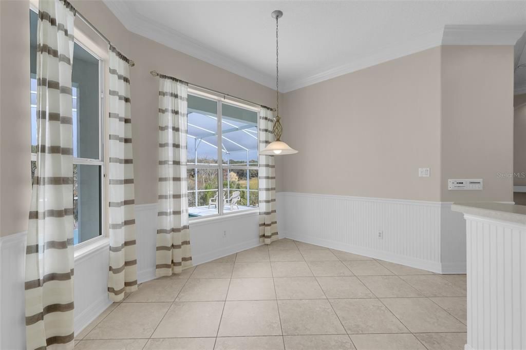 For Sale: $1,000,000 (6 beds, 3 baths, 4076 Square Feet)