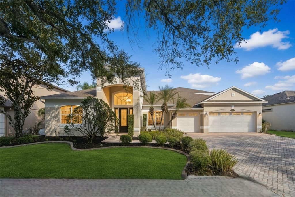 Vendido Recientemente: $975,000 (4 camas, 4 baños, 3836 Pies cuadrados)