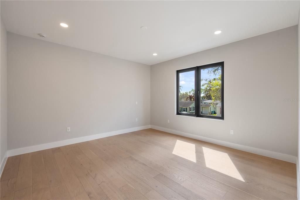 For Sale: $1,749,000 (5 beds, 4 baths, 3592 Square Feet)