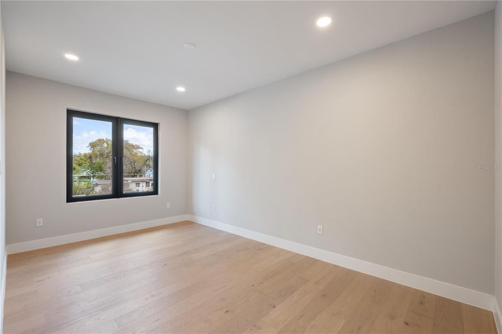 For Sale: $1,749,000 (5 beds, 4 baths, 3592 Square Feet)