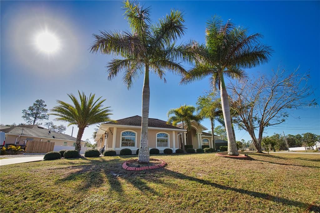 Active With Contract: $374,500 (3 beds, 2 baths, 2306 Square Feet)