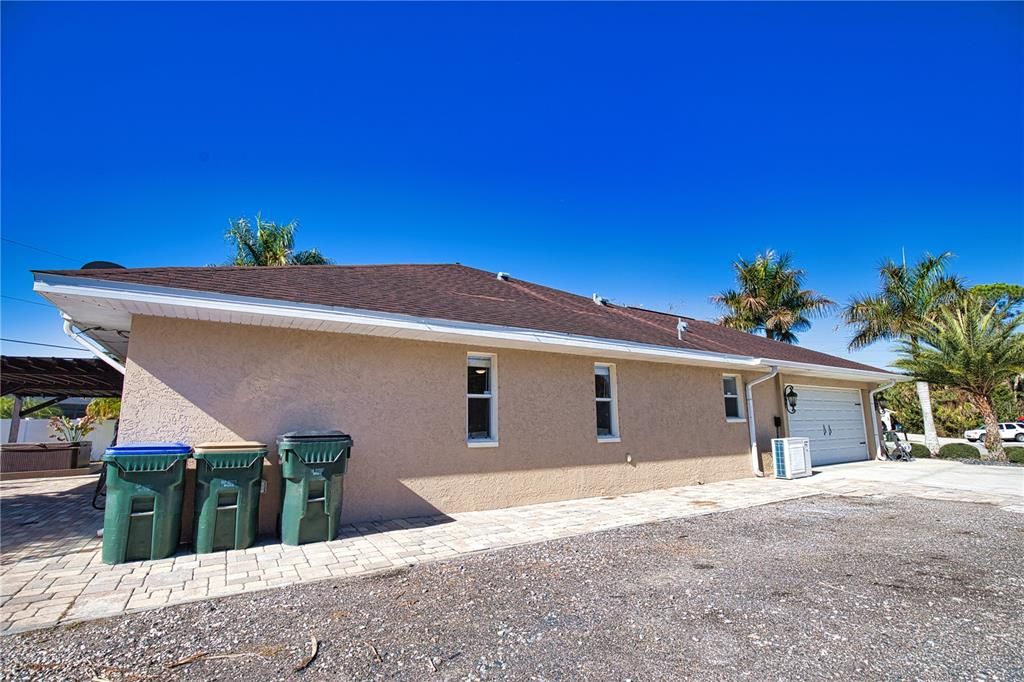 Active With Contract: $374,500 (3 beds, 2 baths, 2306 Square Feet)