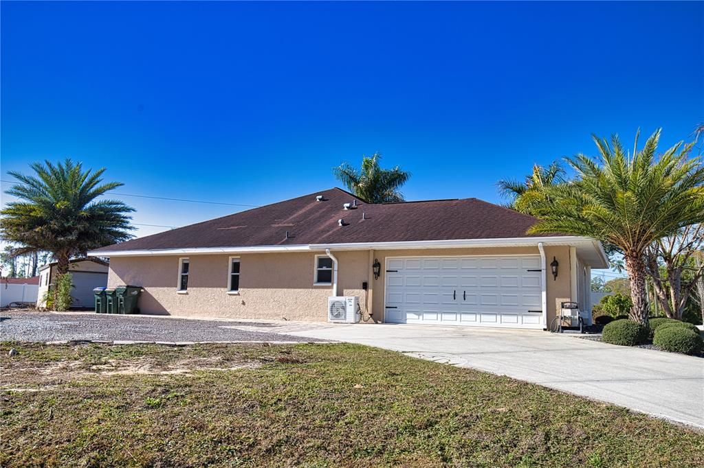 Active With Contract: $374,500 (3 beds, 2 baths, 2306 Square Feet)