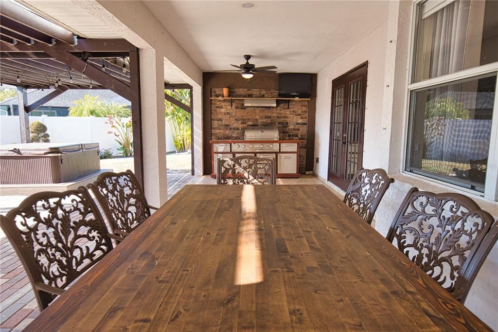 Active With Contract: $374,500 (3 beds, 2 baths, 2306 Square Feet)