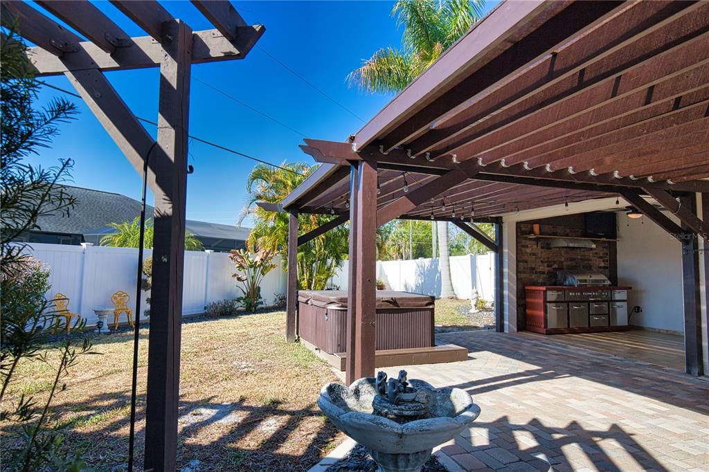 Active With Contract: $374,500 (3 beds, 2 baths, 2306 Square Feet)