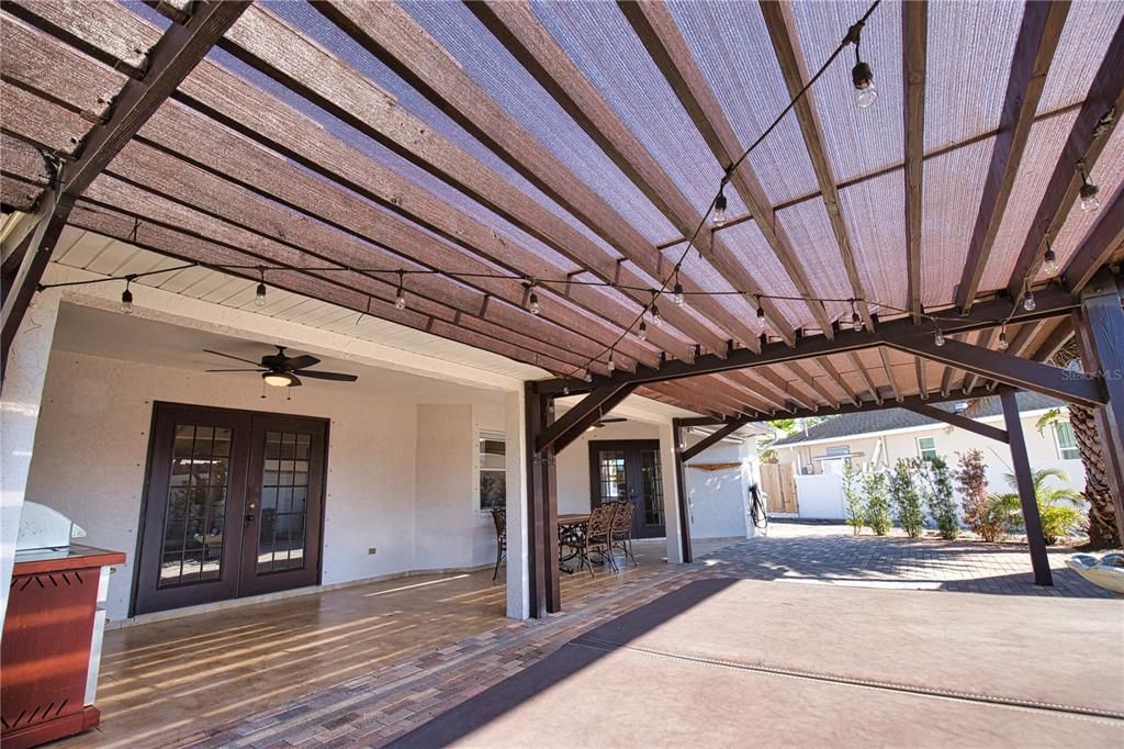 Active With Contract: $374,500 (3 beds, 2 baths, 2306 Square Feet)