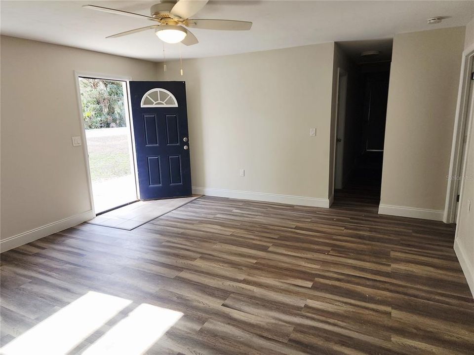 En Venta: $150,000 (4 camas, 2 baños, 1704 Pies cuadrados)