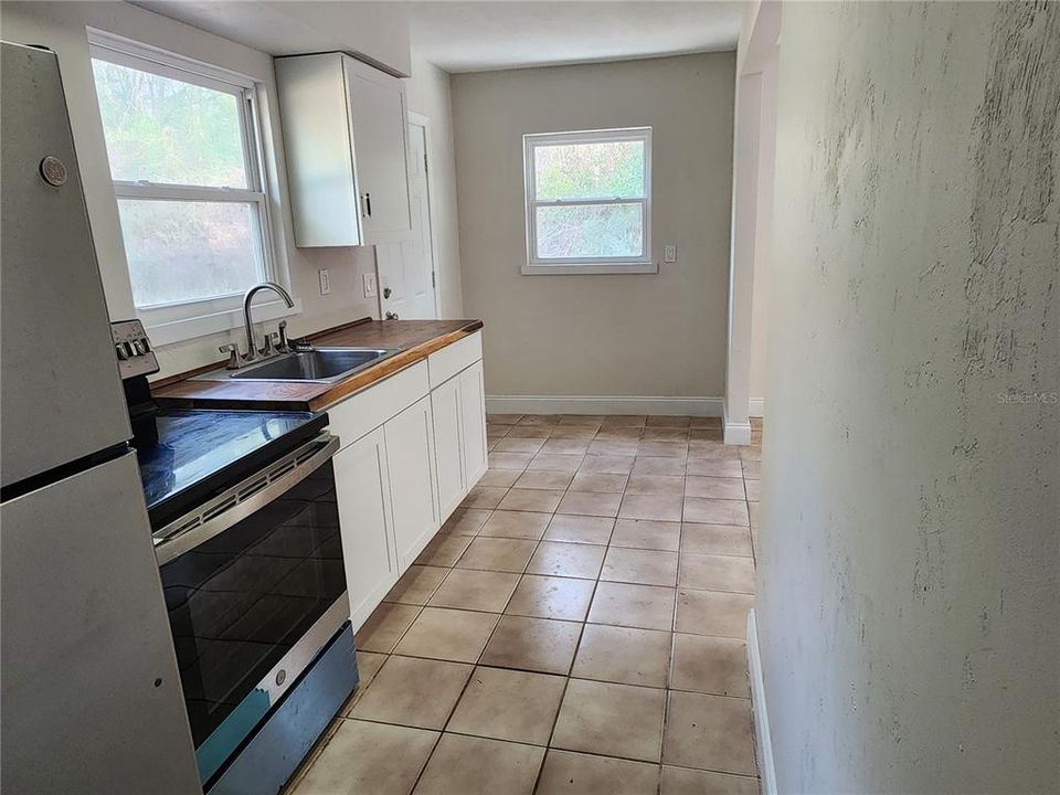 En Venta: $150,000 (4 camas, 2 baños, 1704 Pies cuadrados)