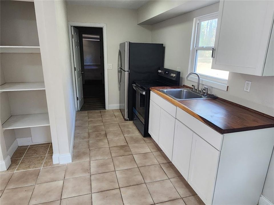 En Venta: $150,000 (4 camas, 2 baños, 1704 Pies cuadrados)