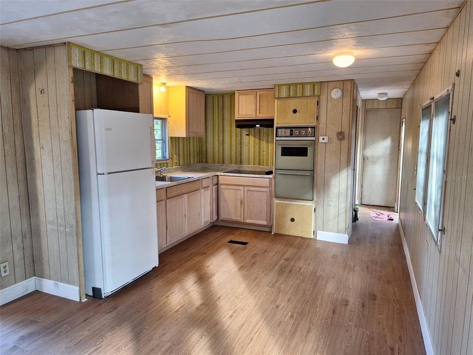 For Sale: $120,000 (2 beds, 2 baths, 720 Square Feet)
