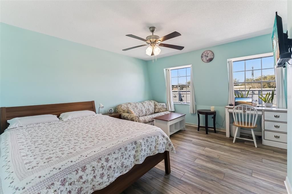 For Sale: $144,000 (2 beds, 1 baths, 1122 Square Feet)